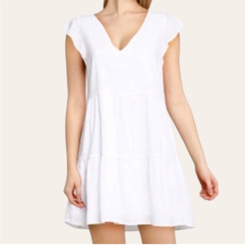 Abercrombie & Fitch White V Neck
Tiered Ruffle Sleeve Trapeze Mini Dress XL